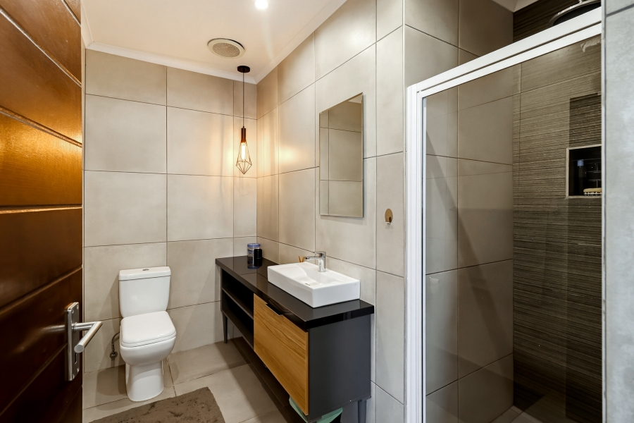 4 Bedroom Property for Sale in Pearl Marina Western Cape